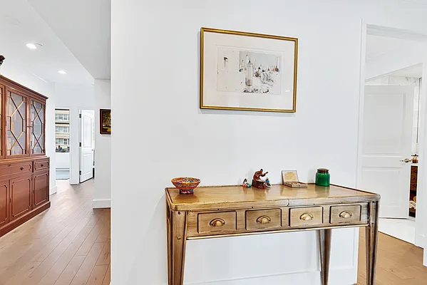 Sold by Douglas Elliman | media 18