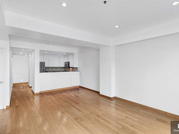 5th image of 601 Van Ness Ave APT 702