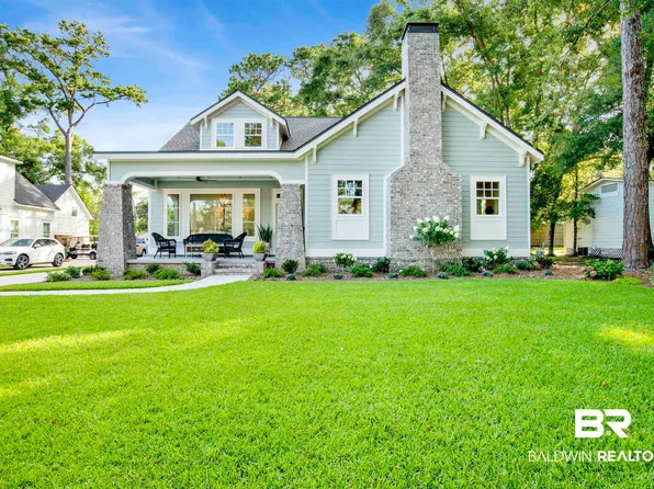 157 Orange Ave, Fairhope, AL 36532