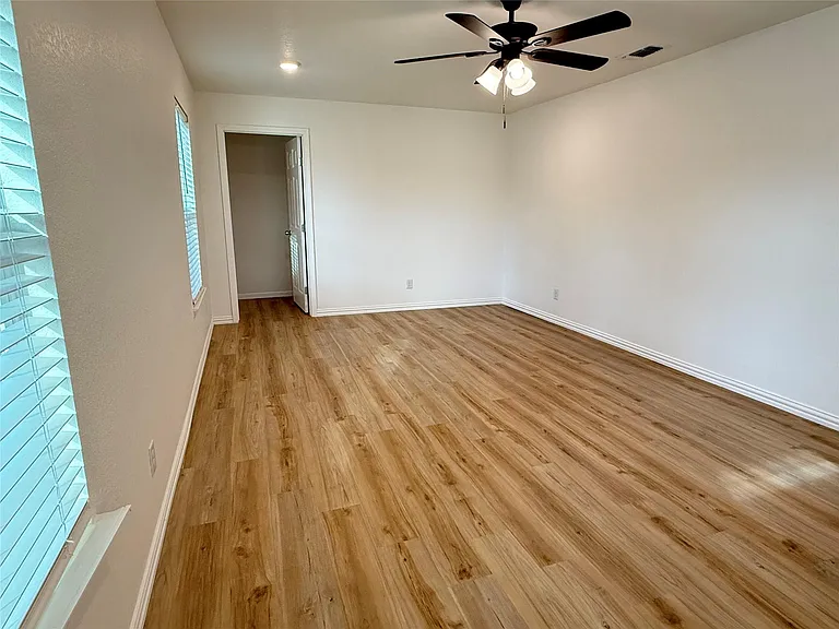 800 Old Thorndale Rd — Photo 11