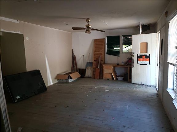 5th image of 401 NE 2nd Ave