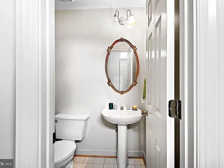 5556 Rivendell Pl — Photo 3