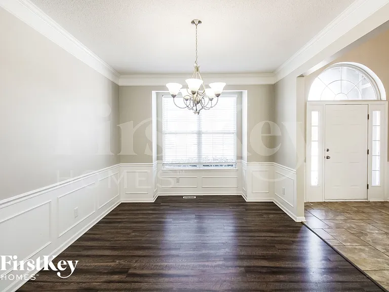 909 NE 93rd Ct — Photo 5