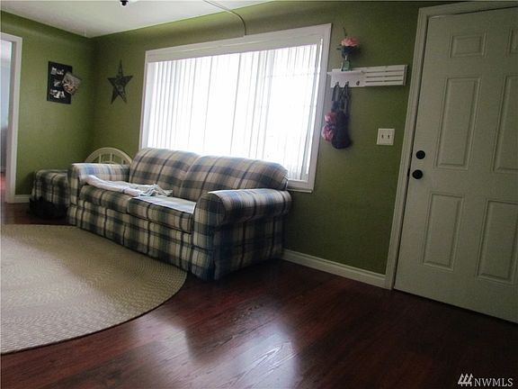 4th image of 2408 W Lakeside Dr