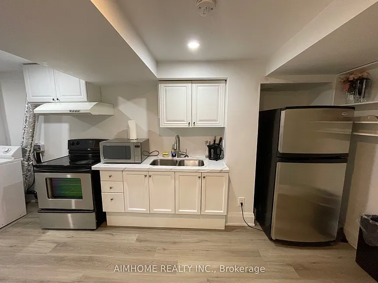 166 Fincham Ave #BASEMENT — Photo 13