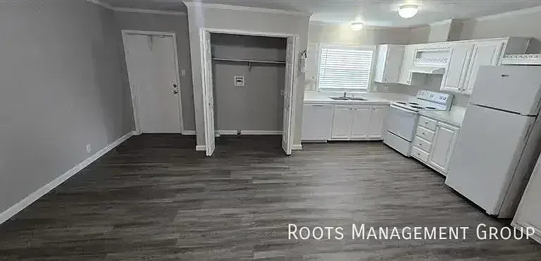15923 Clarke Springs Dr #15923C — Photo 17