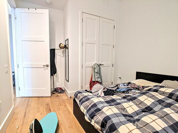 5th image of 4121 28th St APT 9M