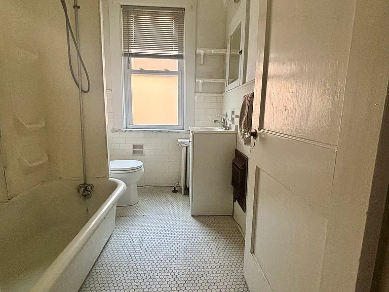 2923 Mattern Ave #2 — Photo 11
