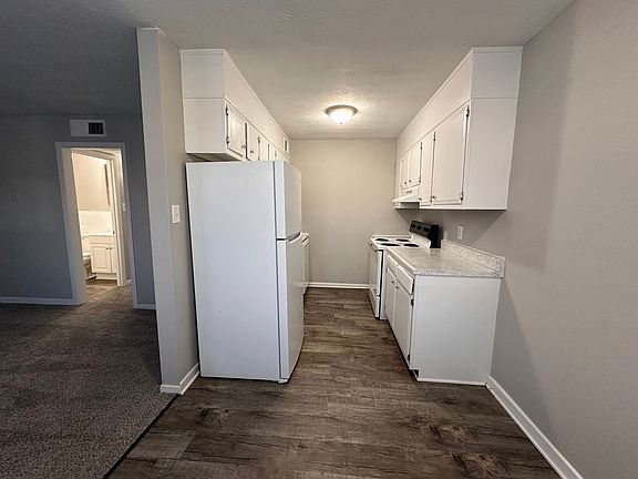 5th image of 1008 W Parkway Ave #10