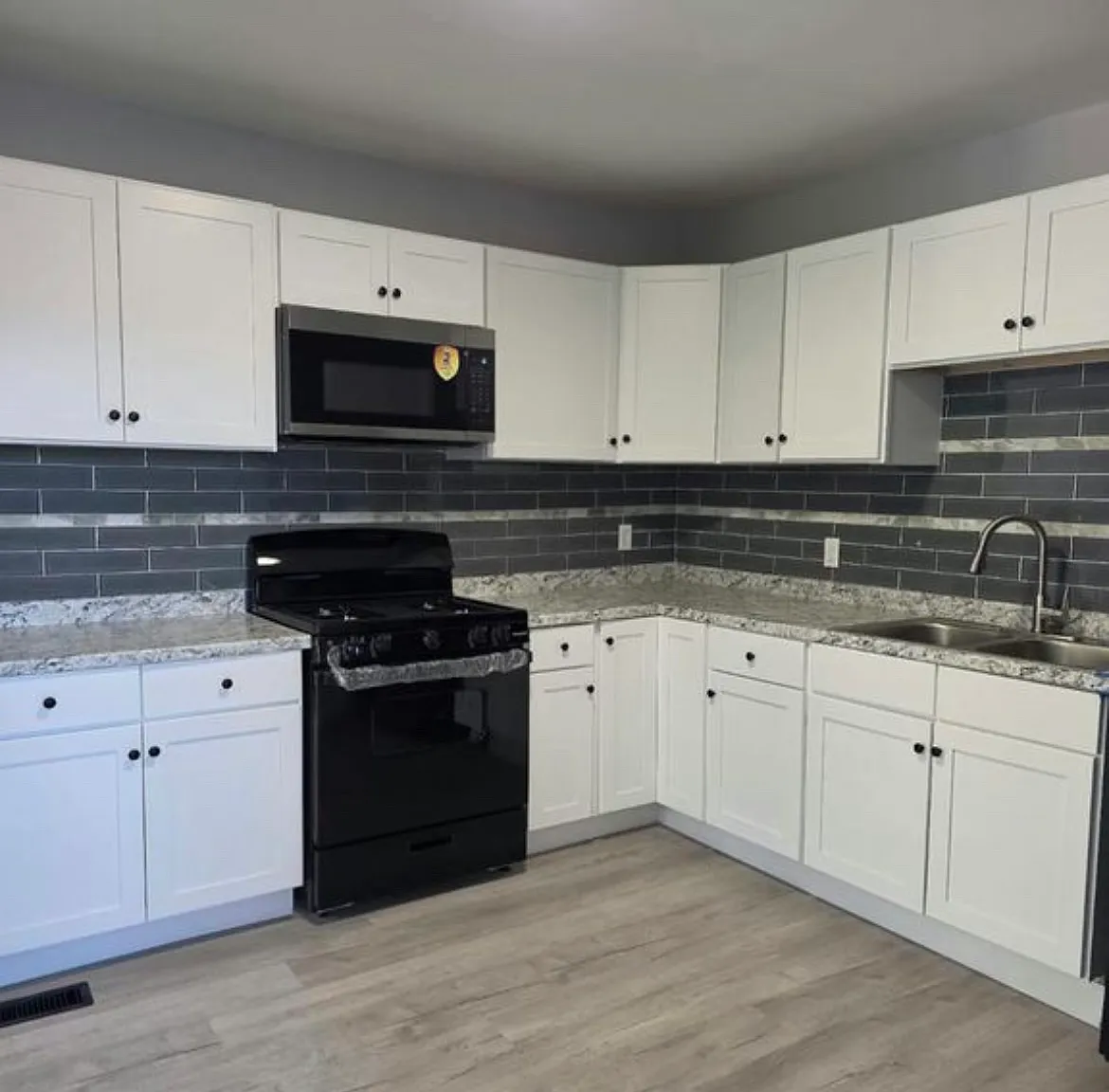 129 Poplar St — Photo 3