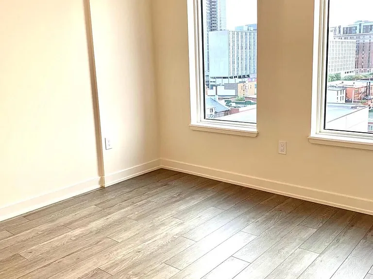212 King William St #1116 — Photo 7