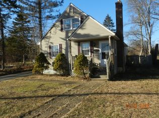 10 Poplar St, Windsor Locks, CT 06096