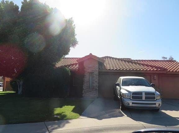 4th image of 6327 E Paradise Ln
