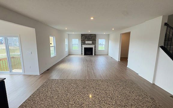 3rd image of 9121 Crescent View Dr
