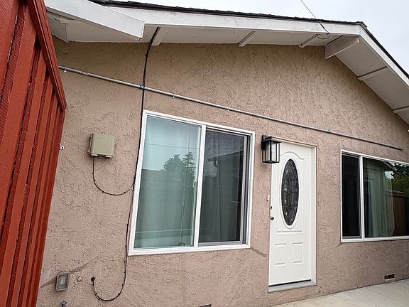 5th image of 1301 Wisteria Dr