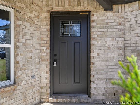 3rd image of 16101 E Oklahoma Pl