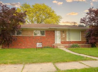 31160 Gilbert Dr, Warren, MI 48093