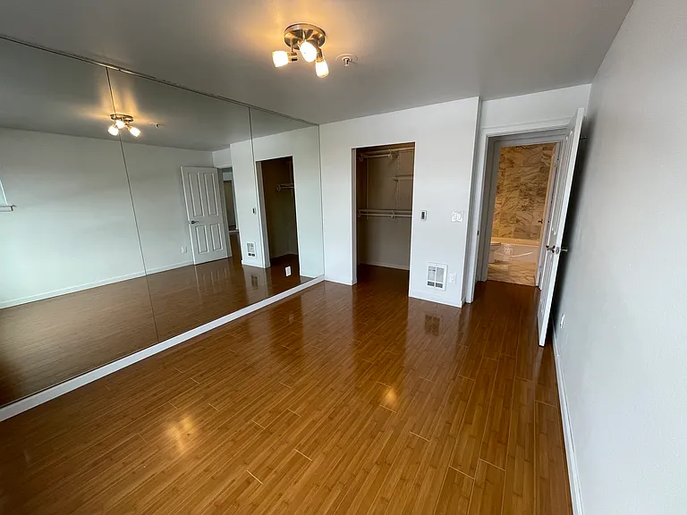 1504 Aurora Ave N #307 — Photo 10