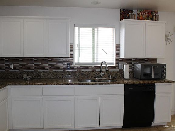 3rd image of 8648 Lime Ave
