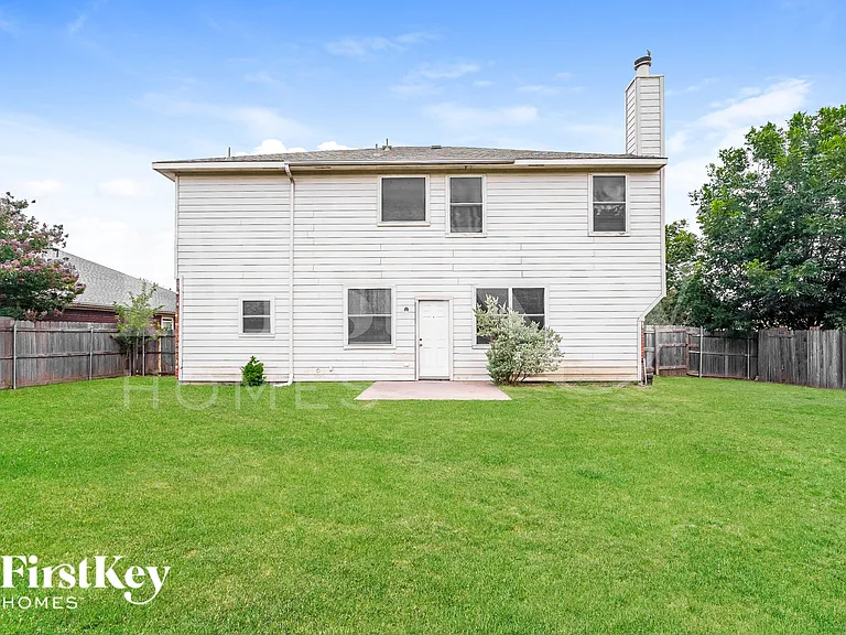 962 Heather St — Photo 18