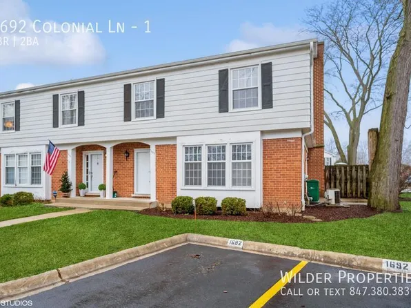1692 Colonial Ln #1, Winnetka, IL 60093