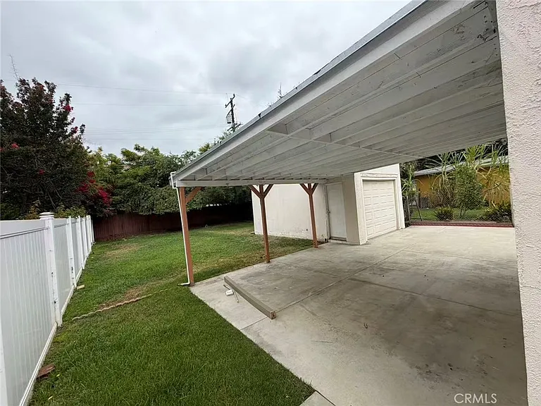 6137 Camellia Ave — Photo 16