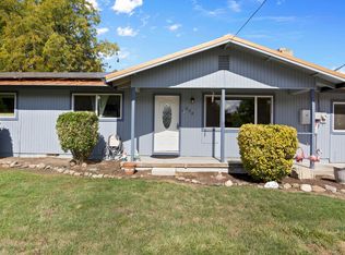 990 Janes Rd, Medford, OR 97501