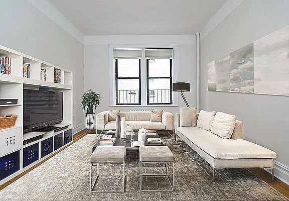 5th image of 67 Morton St APT 1B