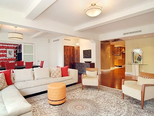 Sold by Sotheby's International Realty | media 18