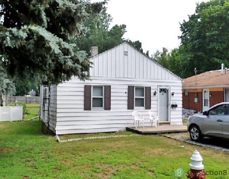 2nd image of 2556 Koehler Ave