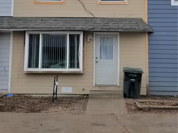 819 Ez St APT B, Gillette, WY 82718
