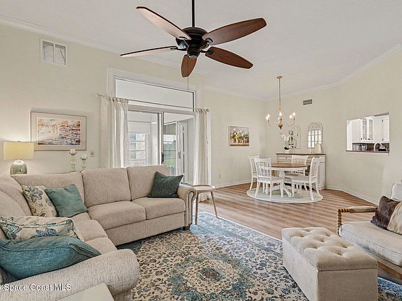 3rd image of 723 Spring Valley Dr