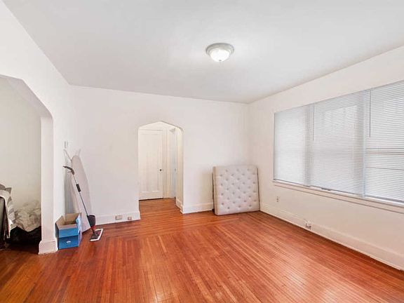 3rd image of 1517 Carolina Ave