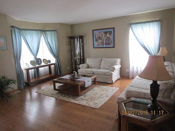 2nd image of 116 Cottonwood Blvd