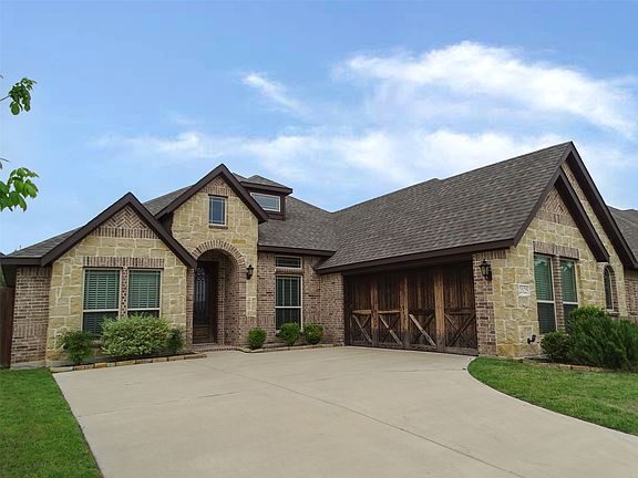 2nd image of 2125 Flora Ln
