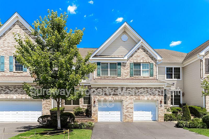 1st image of 18 Deepwater Cir