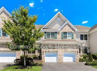 18 Deepwater Cir, Manalapan, NJ 07726