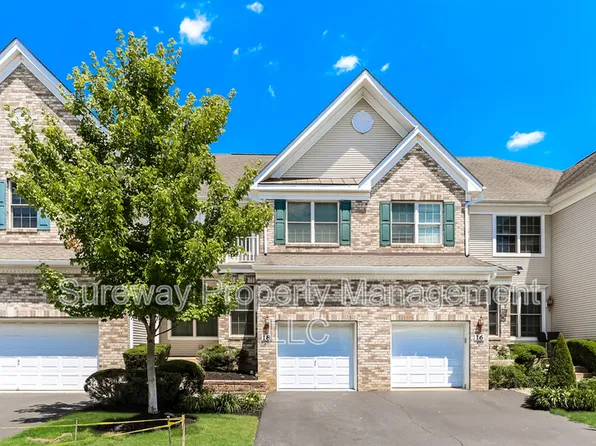 18 Deepwater Cir, Manalapan, NJ 07726