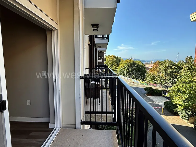 1010 Railroad Ave — Photo 33
