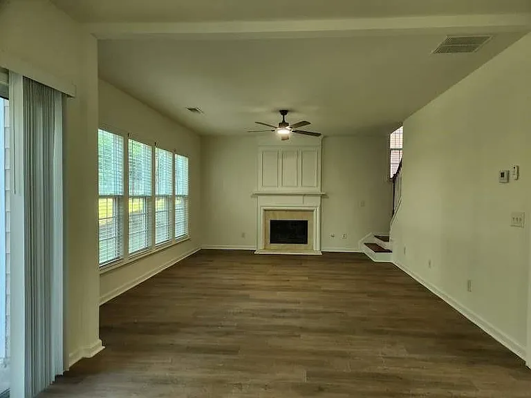 2025 Kyrle Ln — Photo 7