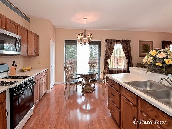 5th image of 505 Anderson Dr