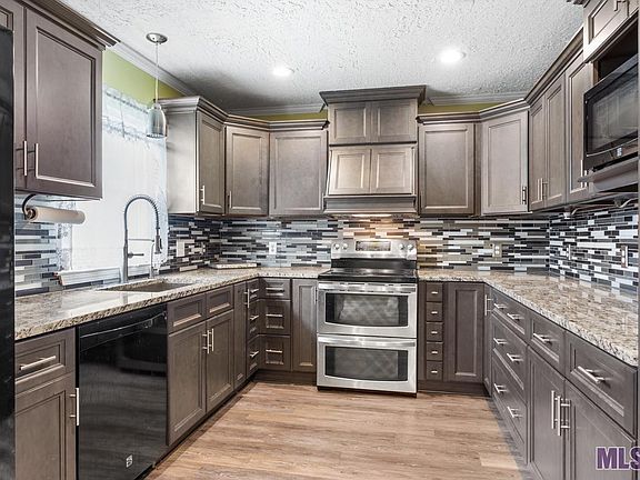 4th image of 26190 Vincent Dr