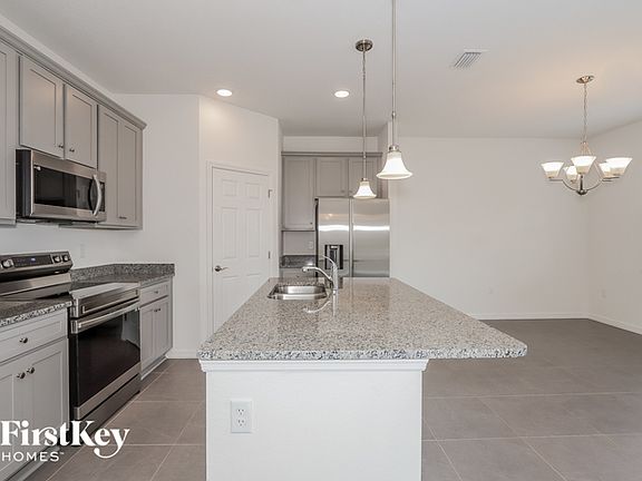 5th image of 303 Corbel Ln