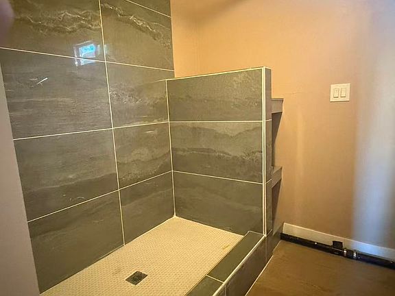 2nd image of 1998 Wright St #1
