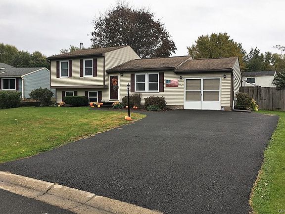 2nd image of 112 Baltic Dr