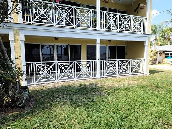 2nd image of 1521 NE Chardon St