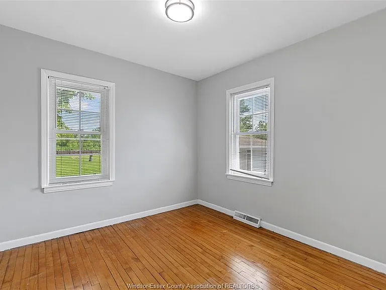76 Texas Rd — Photo 17