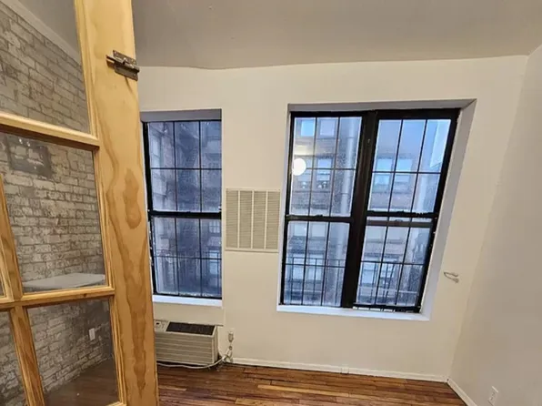 313 East 60th Street image 1 of 6