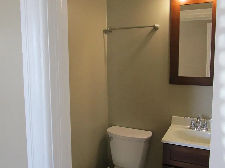 353 Alexander St — Photo 15