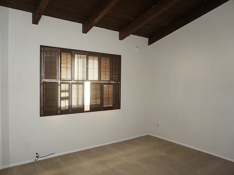 3722 Hughes Ave #19 — Photo 9